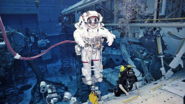 NASA’s Spacemen Have Their Own Swimming Pool Too