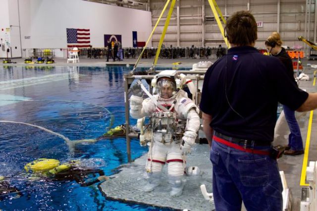 NASA’s Spacemen Have Their Own Swimming Pool Too