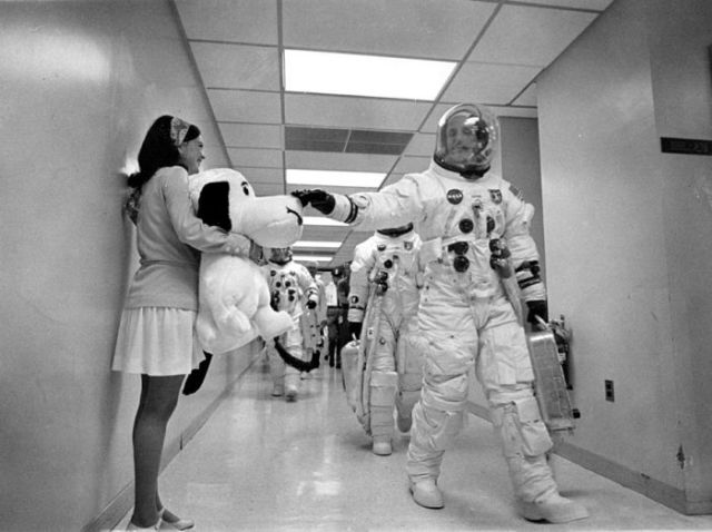 Old NASA Photos Gives Us a Look into the Past