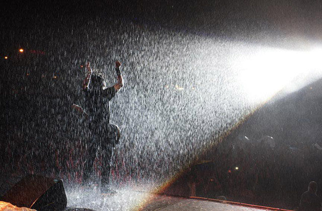 There Is No Doubt That Dave Grohl Is “The Man”
