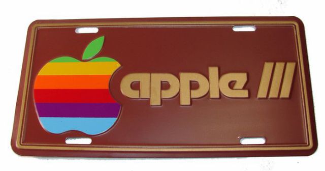 Old School Apple Merchandise from the ‘80s and ‘90s