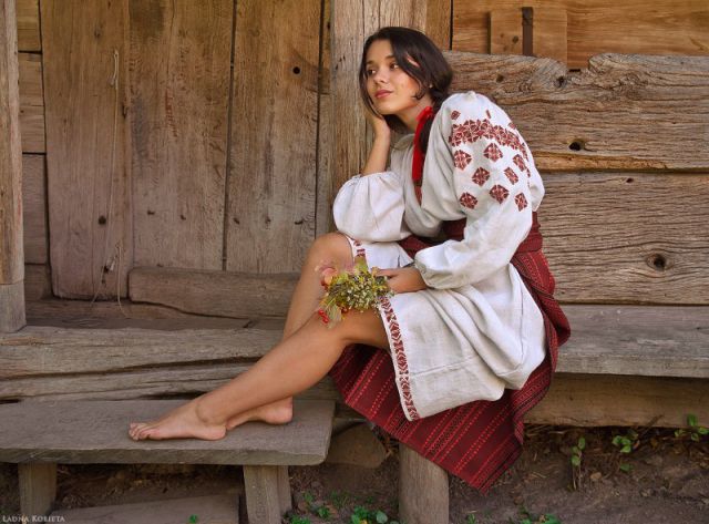 Beautiful Slavic Girls In Traditional Outfits 48 Pics 