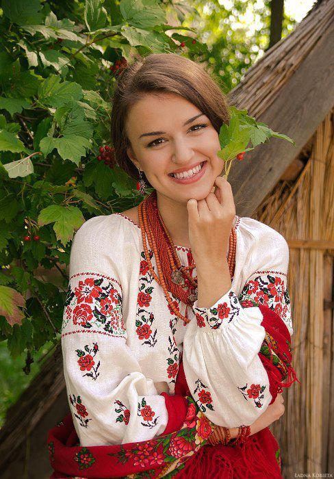 Beautiful Slavic Girls In Traditional Outfits 48 Pics