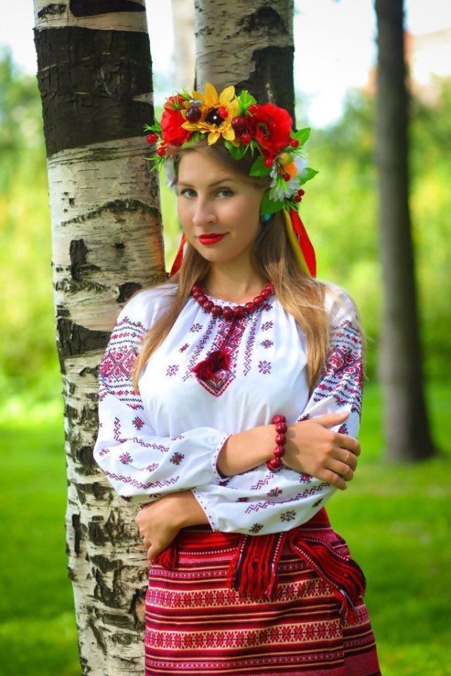 Beautiful Slavic Girls In Traditional Outfits 48 Pics