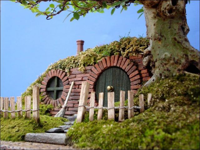 A Very Sweet Bonsai Hobbit House