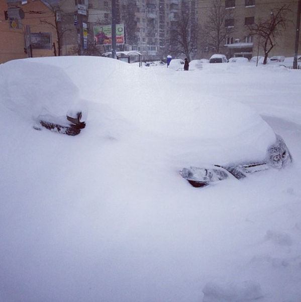 Kiev Experiences Paralysing Levels of Snowfall