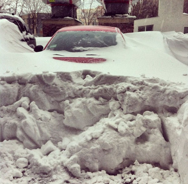 Kiev Experiences Paralysing Levels of Snowfall