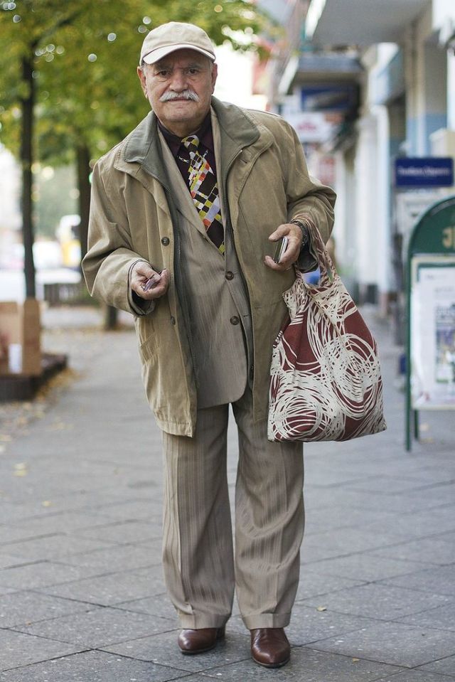 An Old Man Who Always Wears the Hippest Outfits!