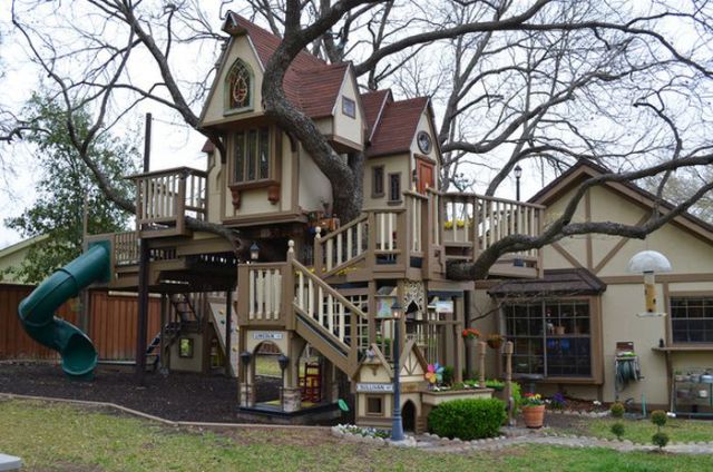A Spectacular Designer Kiddies Tree House