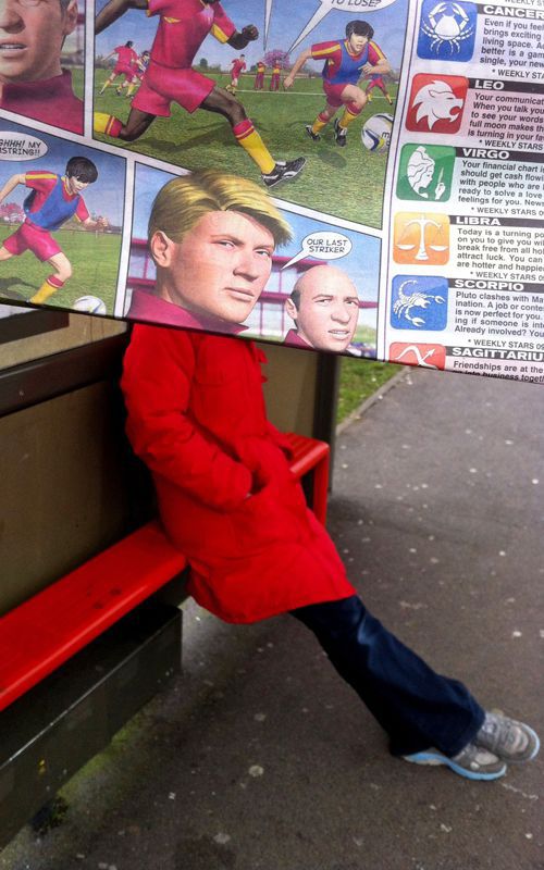 Funny Newspaper Photobombs Amuse This Bored Commuter