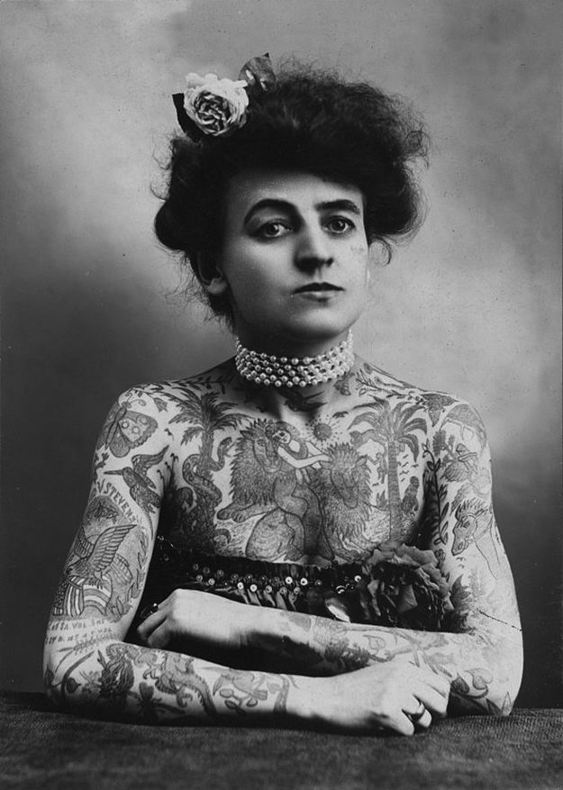 Old-School Photos of Women Rocking Tattoos