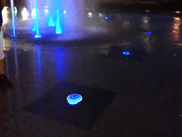 This Is What Happens When You Put a Frisbee on a Fountain 