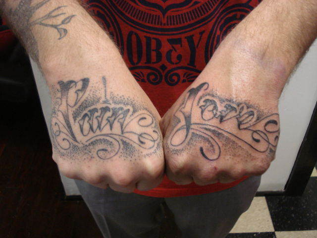 Awesome hand tattoos......