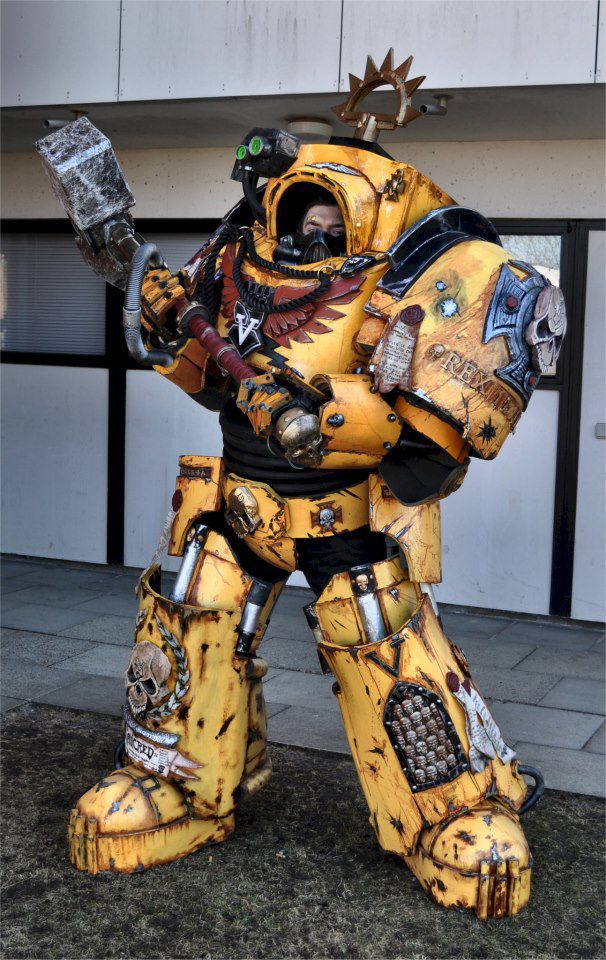 A Totally Kickass Warhammer 40K Costume