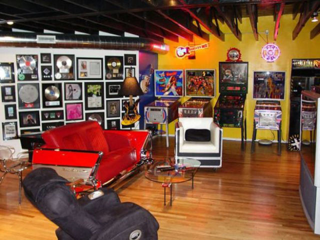 Awesome Examples of Totally Drool-Worthy Man Caves