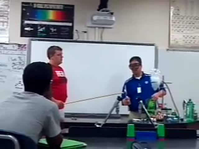 Don’t Know If Chemistry Experiment Fail or Teacher Owned the Classroom 