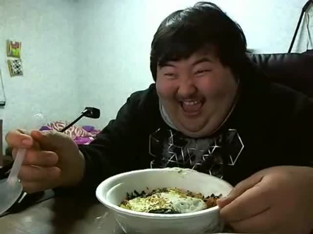 This Fat Korean Is Way Too Happy about Eating 