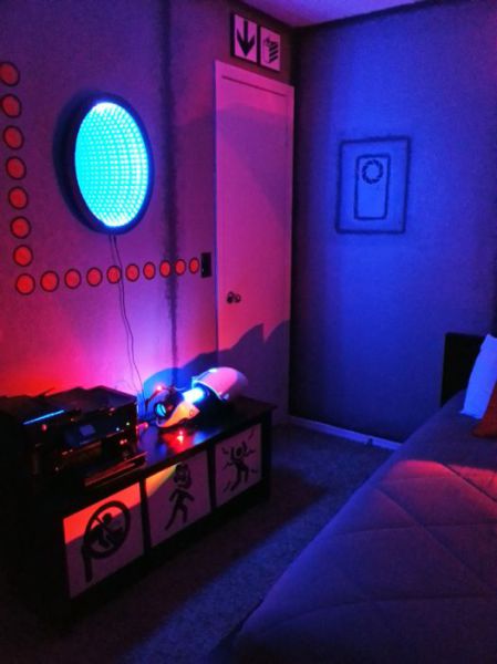 DIY Geeky But Cool Portal Themed Bedroom