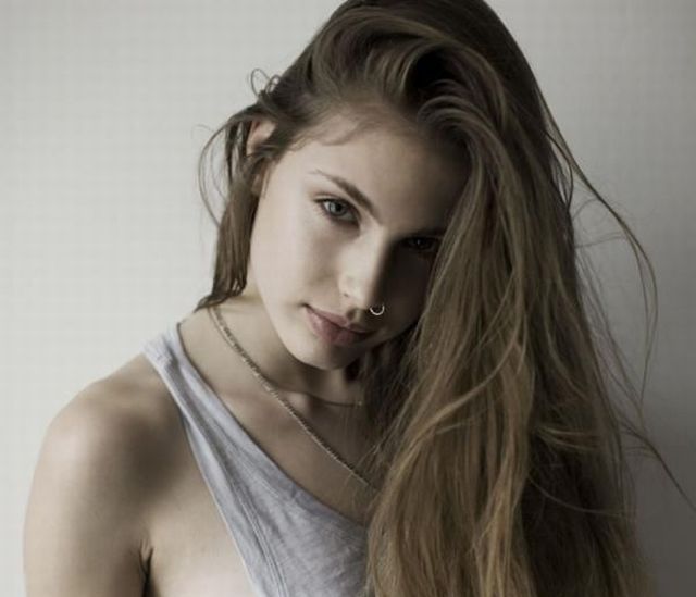 A Roundup of Gorgeous Girls to Take You into the Weekend