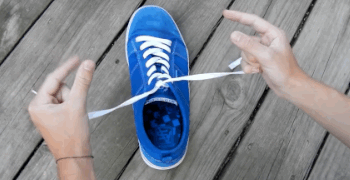 The Quickest Way to Tie Your Shoe Laces (7 gifs) - Izismile.com