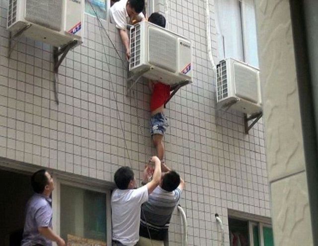 An Air Conditioner Saved Chinese Boy’s Life (6 pics)