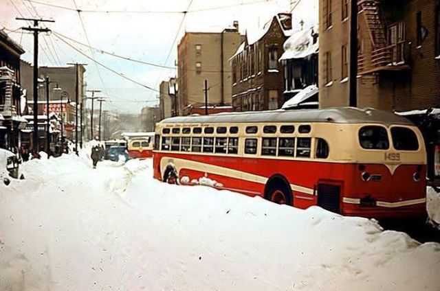 What Transportation Looked Like in a ‘50s to ‘70s USA