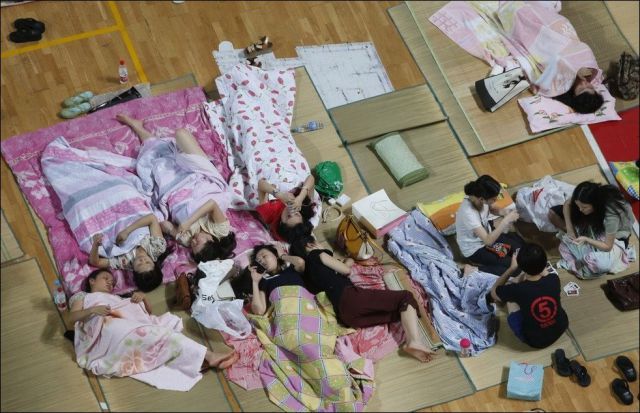 See How Chinese Students Escape the Heat