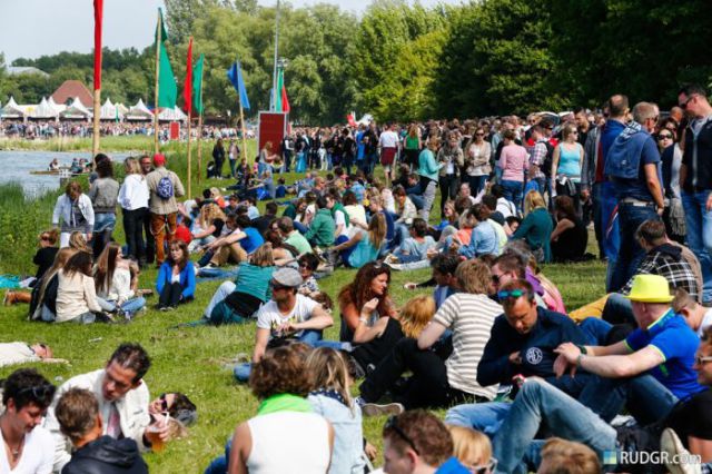 The Party Is in Full Swing at the 2013 Indian Summer Festival