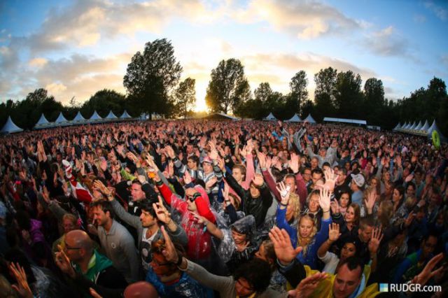 The Party Is in Full Swing at the 2013 Indian Summer Festival