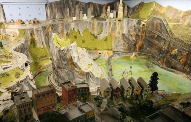 Man Spends 16 Years Building a Gigantic Model Railway