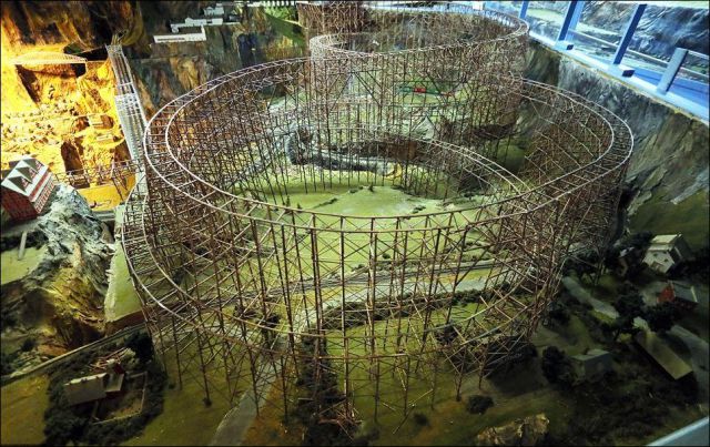 Man Spends 16 Years Building a Gigantic Model Railway