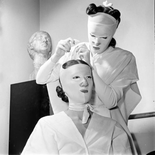 Beauty Shops at the Beginning of the 20th Century