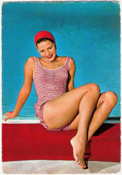 Old-School Swimwear from the ‘40s and ‘50s