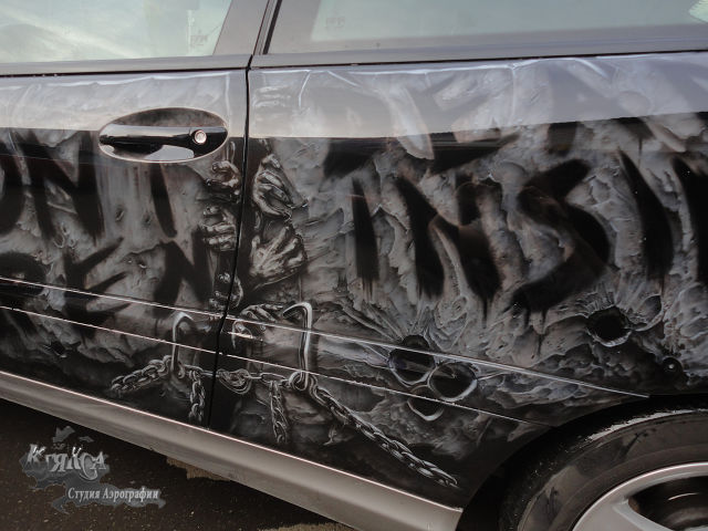 This Incredible “The Walking Dead” Car Mural Is One-of-a-kind