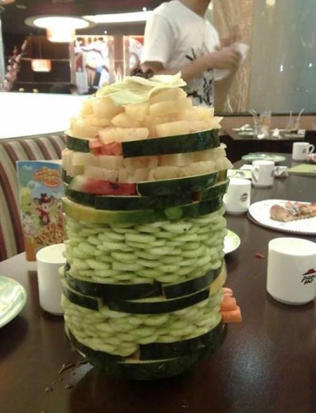 The Chinese Salad Tower for Enthusiastic Salad Lovers