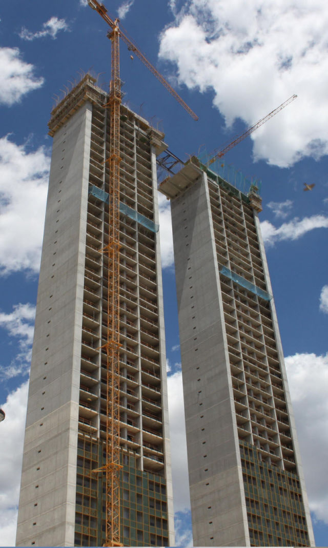 A Skyscraper That Is a Major Construction Disaster