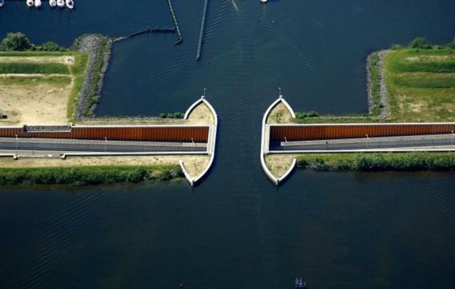 The River Bridge – Aqueduct Veluwemeer
