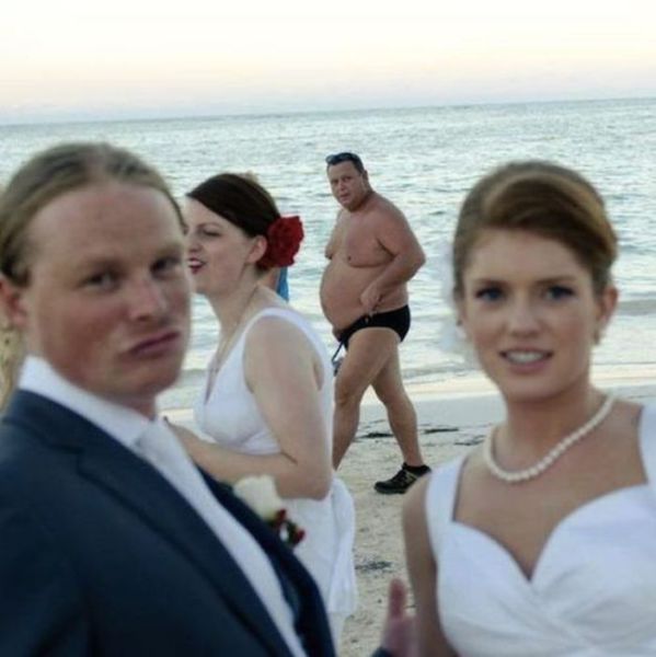 Hilarious Examples of Unexpected Wedding Photobombs