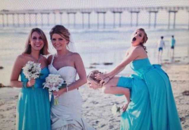 Hilarious Examples of Unexpected Wedding Photobombs