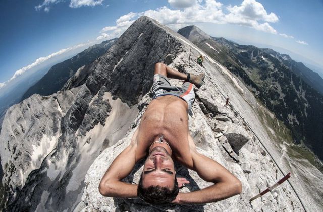 Incredible Photo Moments That Show People Living Life to the Fullest