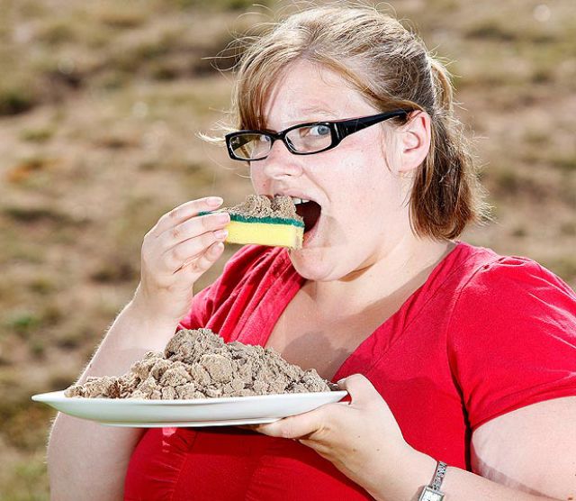 eating dirt while pregnant