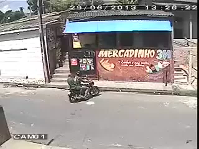 Failed Robbery Attempt in Brazil 