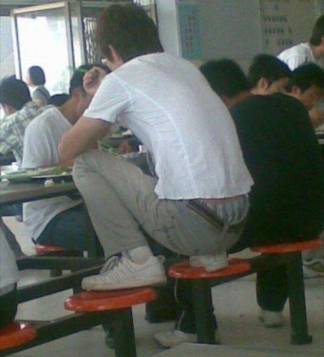 This Is How Chinese Students Eat Lunch
