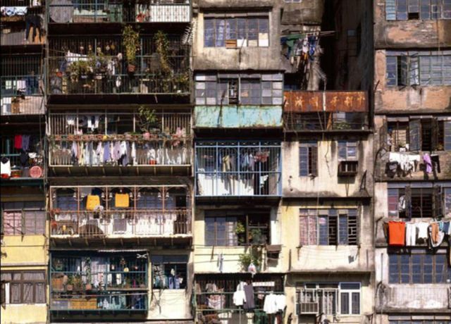 One-of-a-kind Walled City in Hong Kong Is Overflowing with People