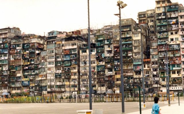 One-of-a-kind Walled City in Hong Kong Is Overflowing with People