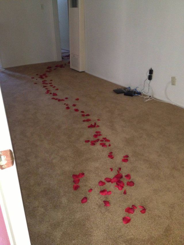 Guy Leaves a Funny Romantic Surprise for the Gas Man