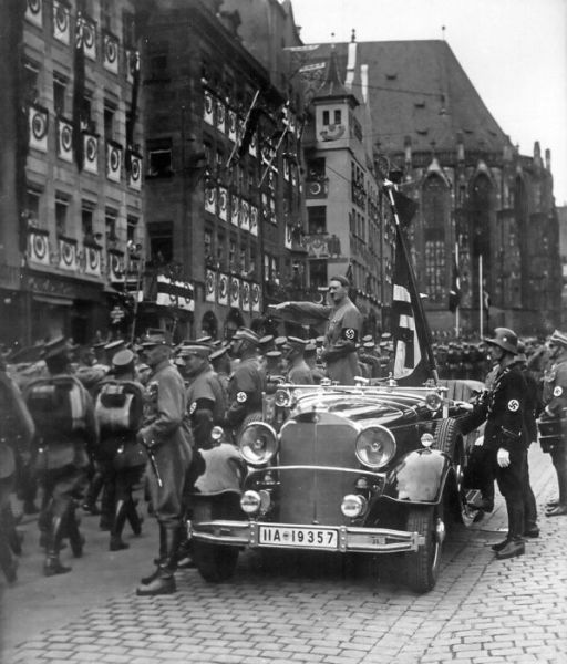 Old Photos Taken from Important Moments in History