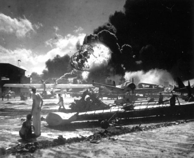 Old Photos Taken from Important Moments in History