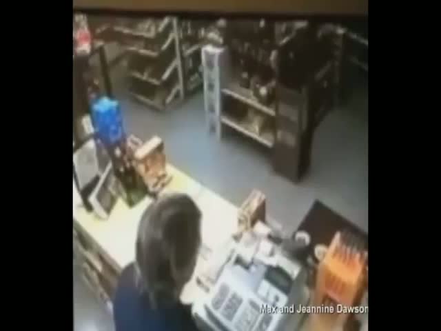 Armed Robbery Foiled as Store Clerk Reveals to Be a War Veteran! 