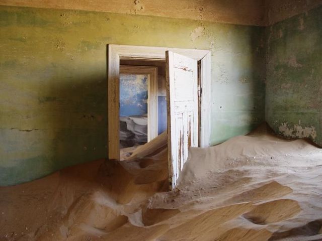 A Selection of Eerie Real-Life Ghost Towns Worldwide